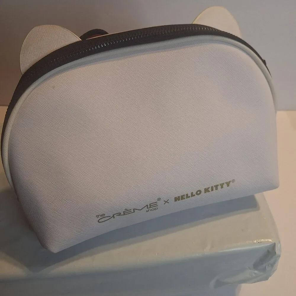 New With Tags Creme Shop X Hello Kitty Makeup Bag